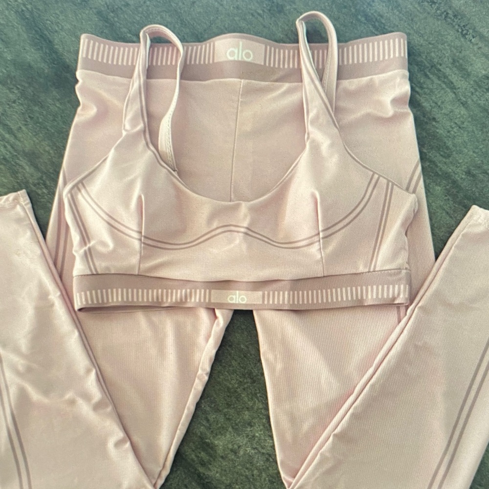 ALO Yoga Women's Light Pink Sports Bra Set
